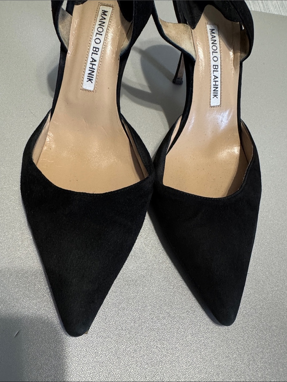 Manolo Blahnik Carolyne Black Suede Slingback Pointed Pumps Size EU 39 / US 8.5 - Picture 3 of 17